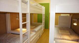 Гостиница Арт Хаус Хостел на Полянке Москва Кровать в общем номере для мужчин с 6 кроватями-3